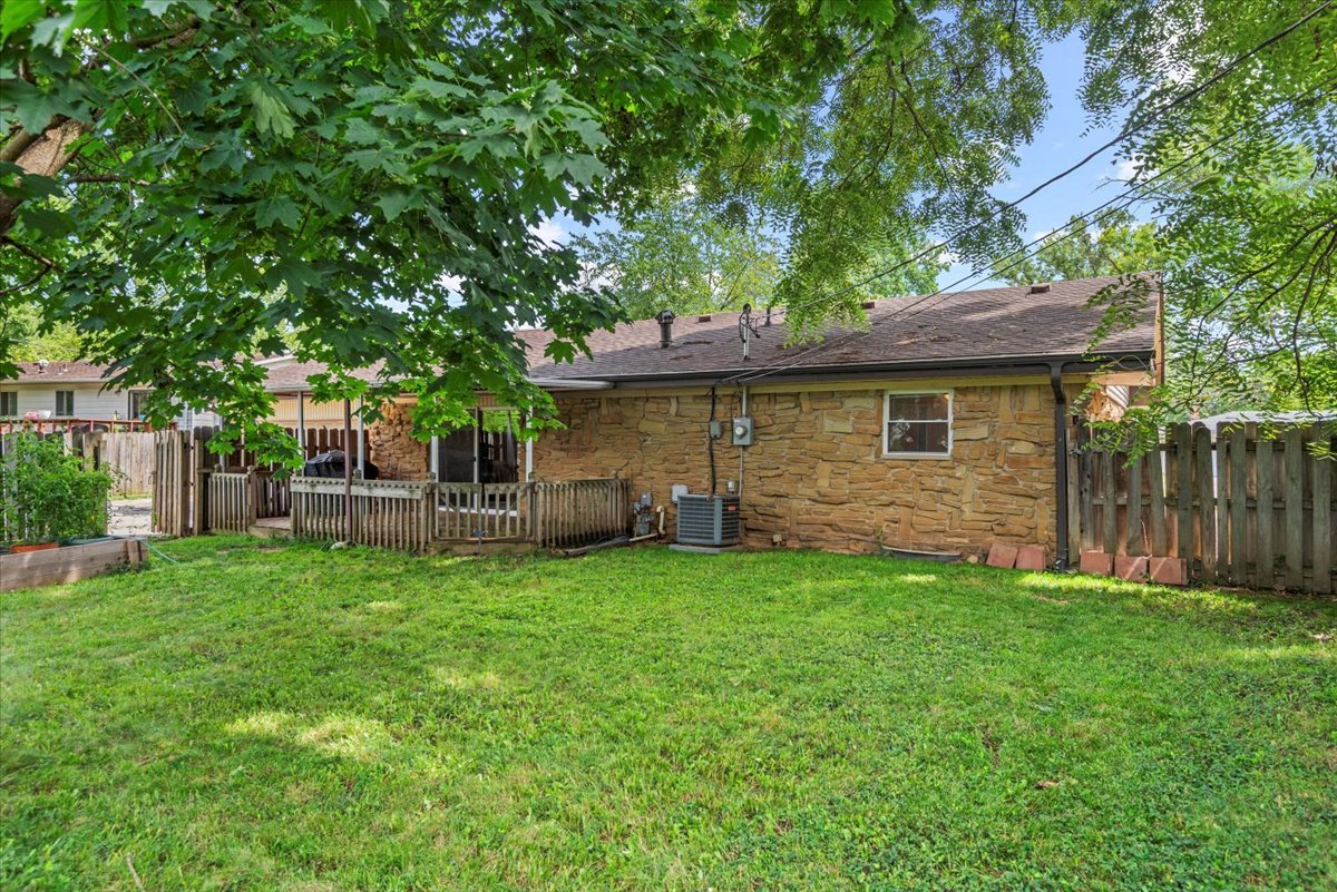 15 Mesa Road, Springfield, IL 62702
