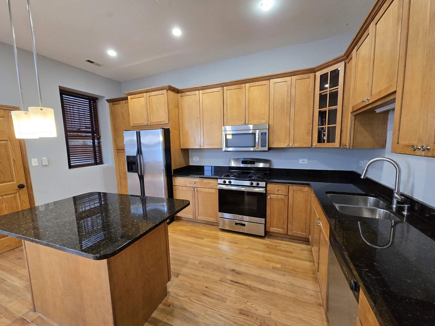 6137 S Kimbark Avenue #1, Chicago, IL 60637