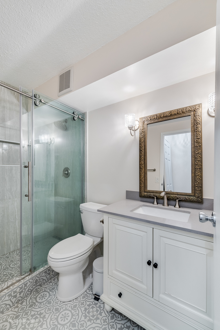 1800 Huntington Boulevard #203, Hoffman Estates, IL 60169