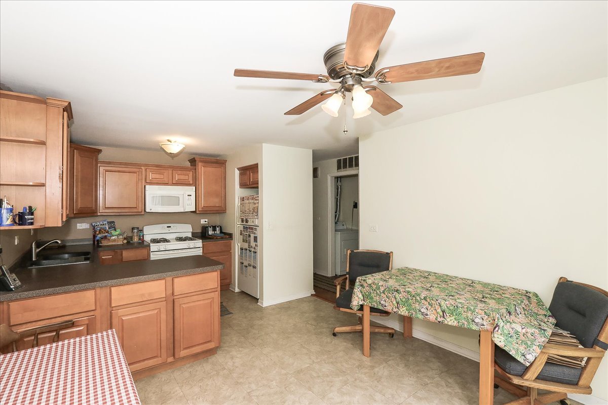 721 Dulles Road #B, Des Plaines, IL 60016