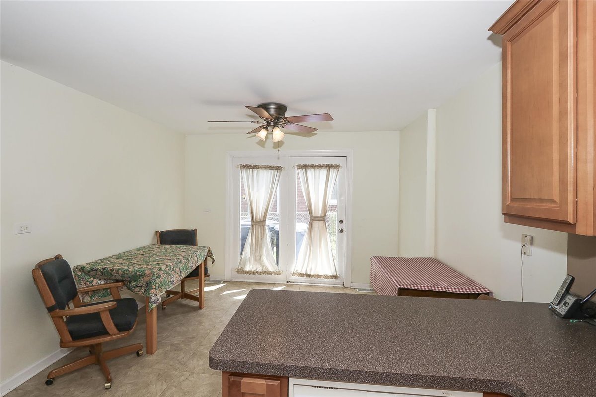 721 Dulles Road #B, Des Plaines, IL 60016