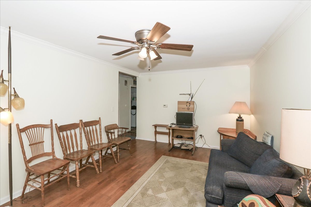 721 Dulles Road #B, Des Plaines, IL 60016