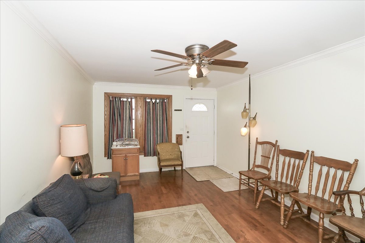 721 Dulles Road #B, Des Plaines, IL 60016