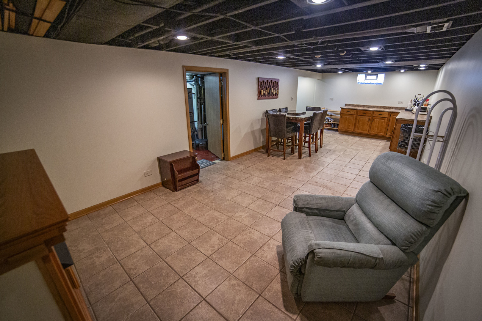 8925 S Main Street, Hometown, IL 60456