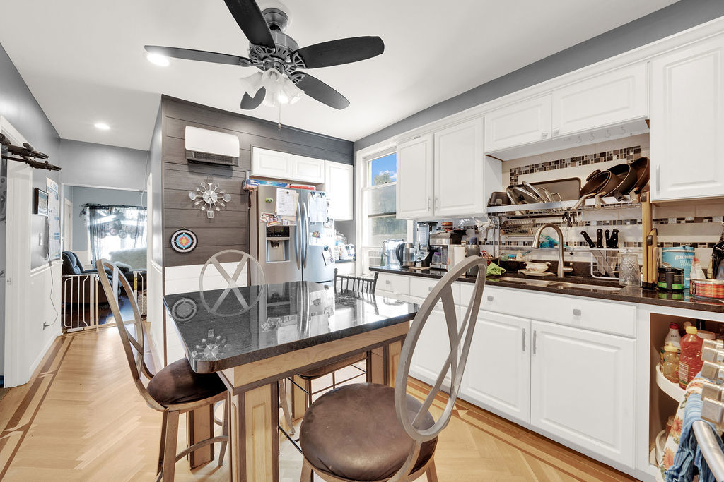 850 N Kildare Avenue, Chicago, IL 60651