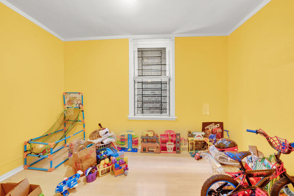 850 N Kildare Avenue, Chicago, IL 60651