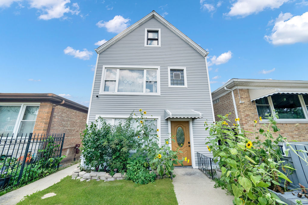 850 N Kildare Avenue, Chicago, IL 60651
