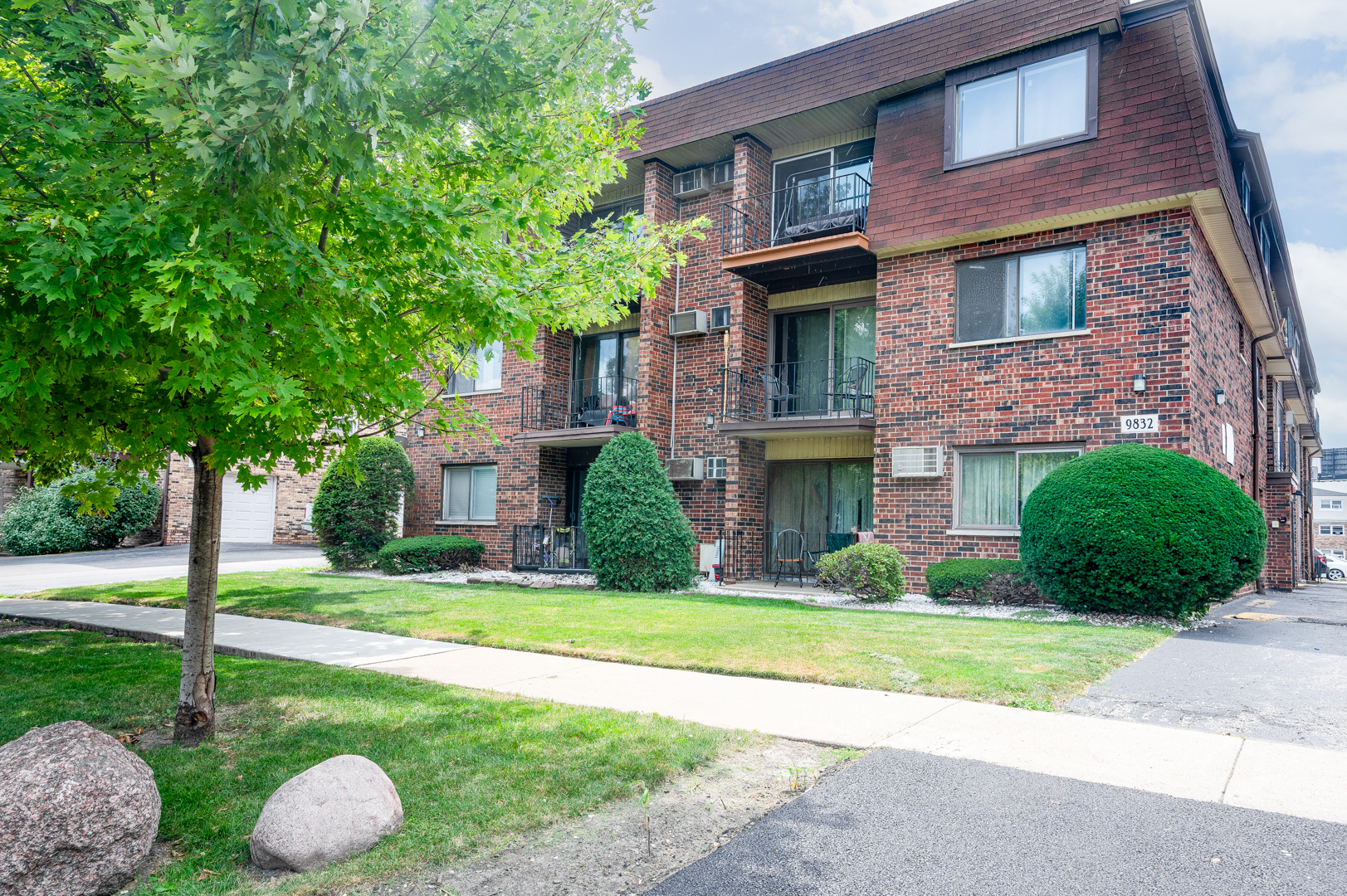 9832 Nottingham Avenue #5, Chicago Ridge, IL 60415