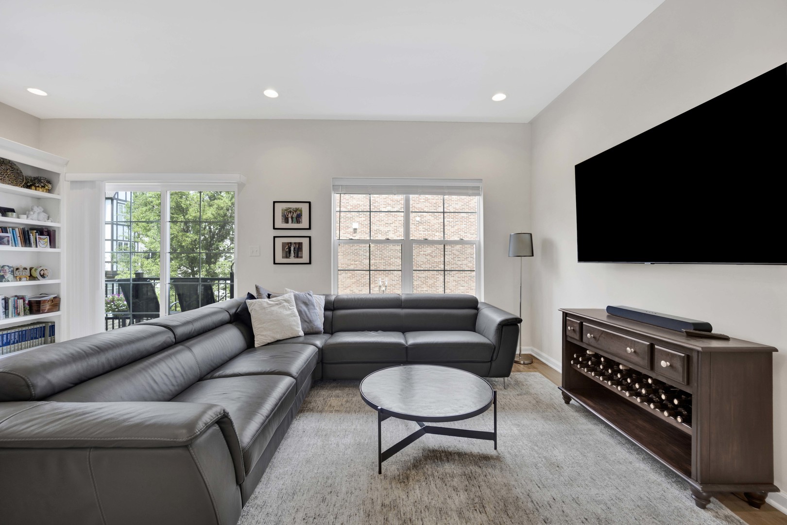 250 E Kenilworth Avenue, Villa Park, IL 60181