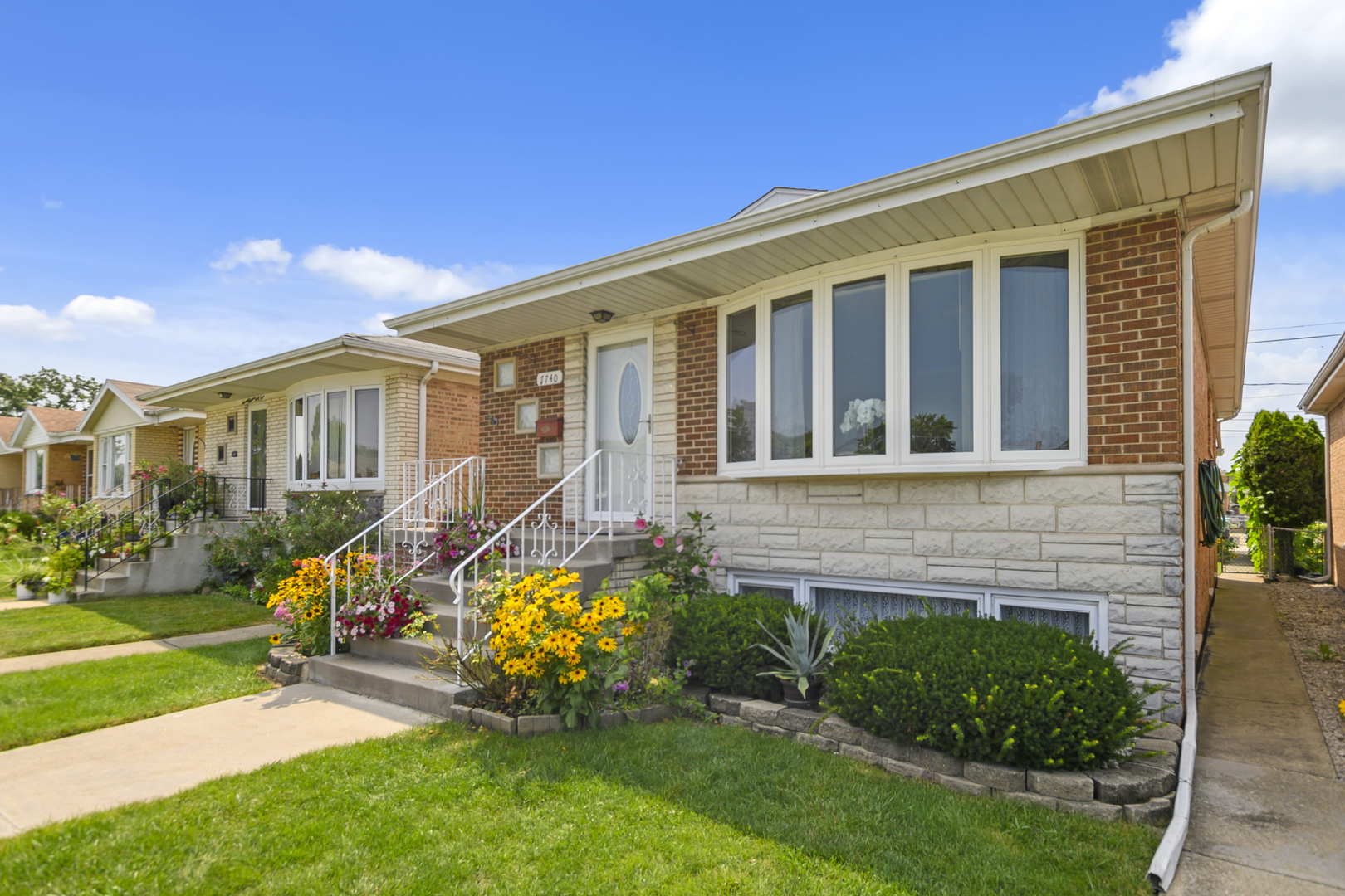 7740 Meade Avenue, Burbank, IL 60459
