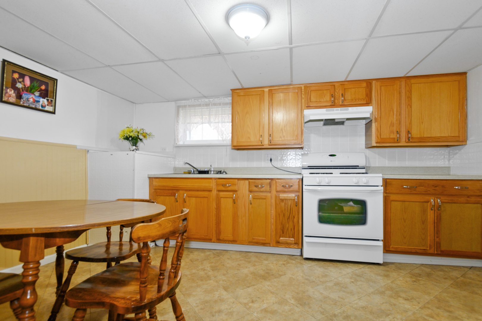 7740 Meade Avenue, Burbank, IL 60459