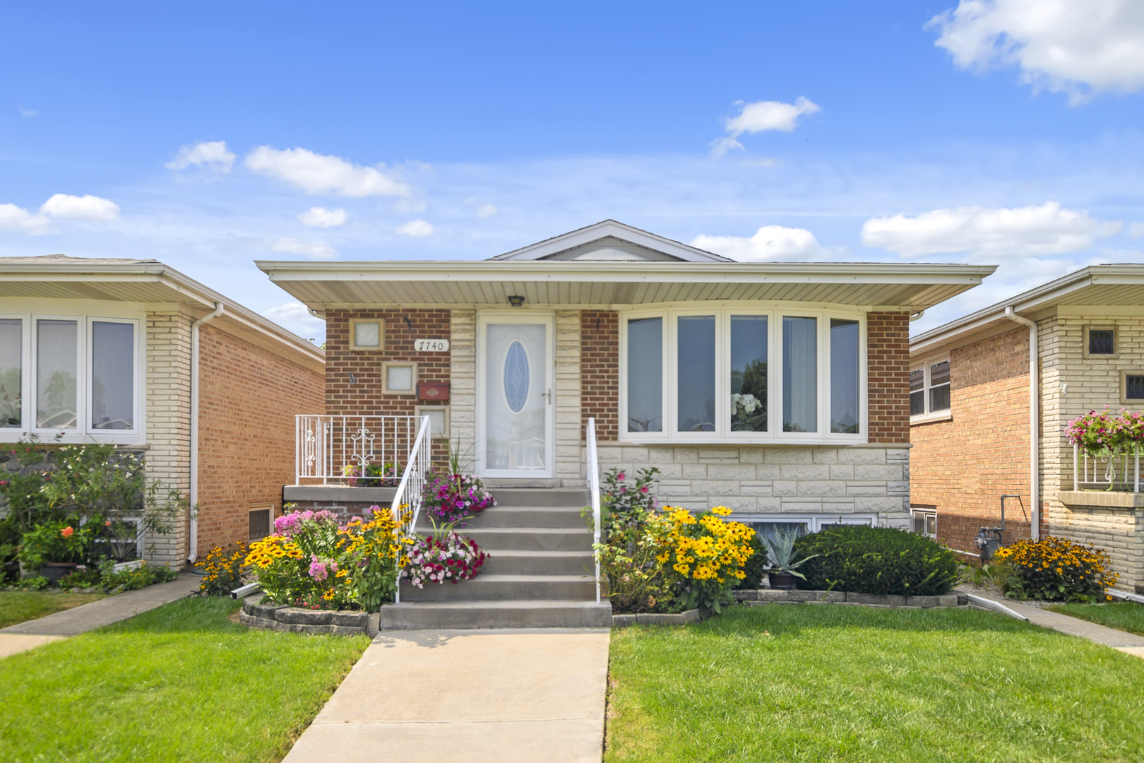 7740 Meade Avenue, Burbank, IL 60459