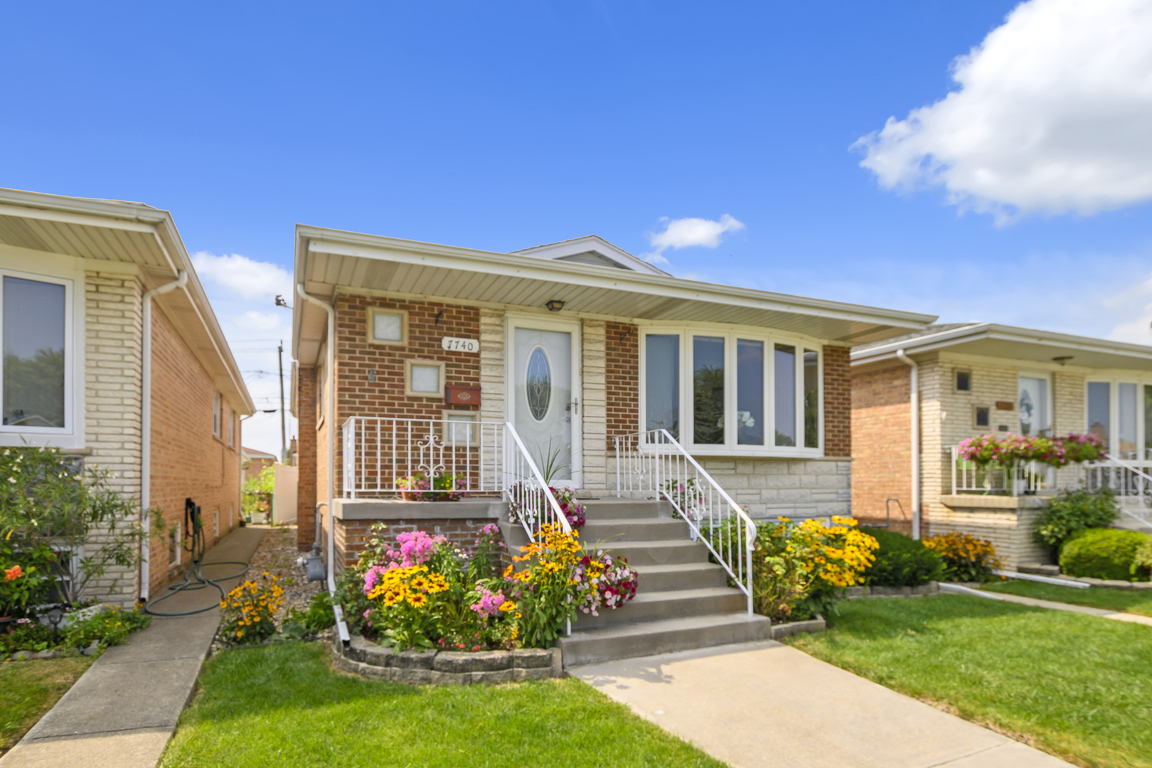 7740 Meade Avenue, Burbank, IL 60459