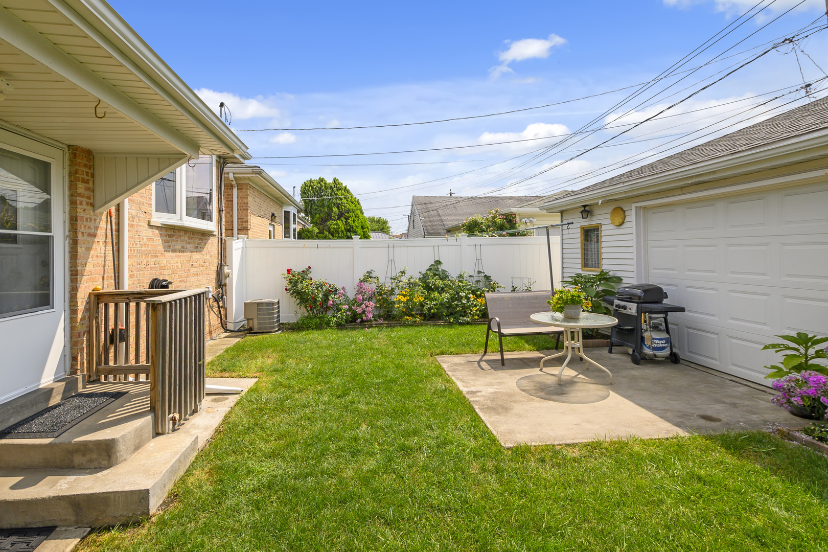 7740 Meade Avenue, Burbank, IL 60459