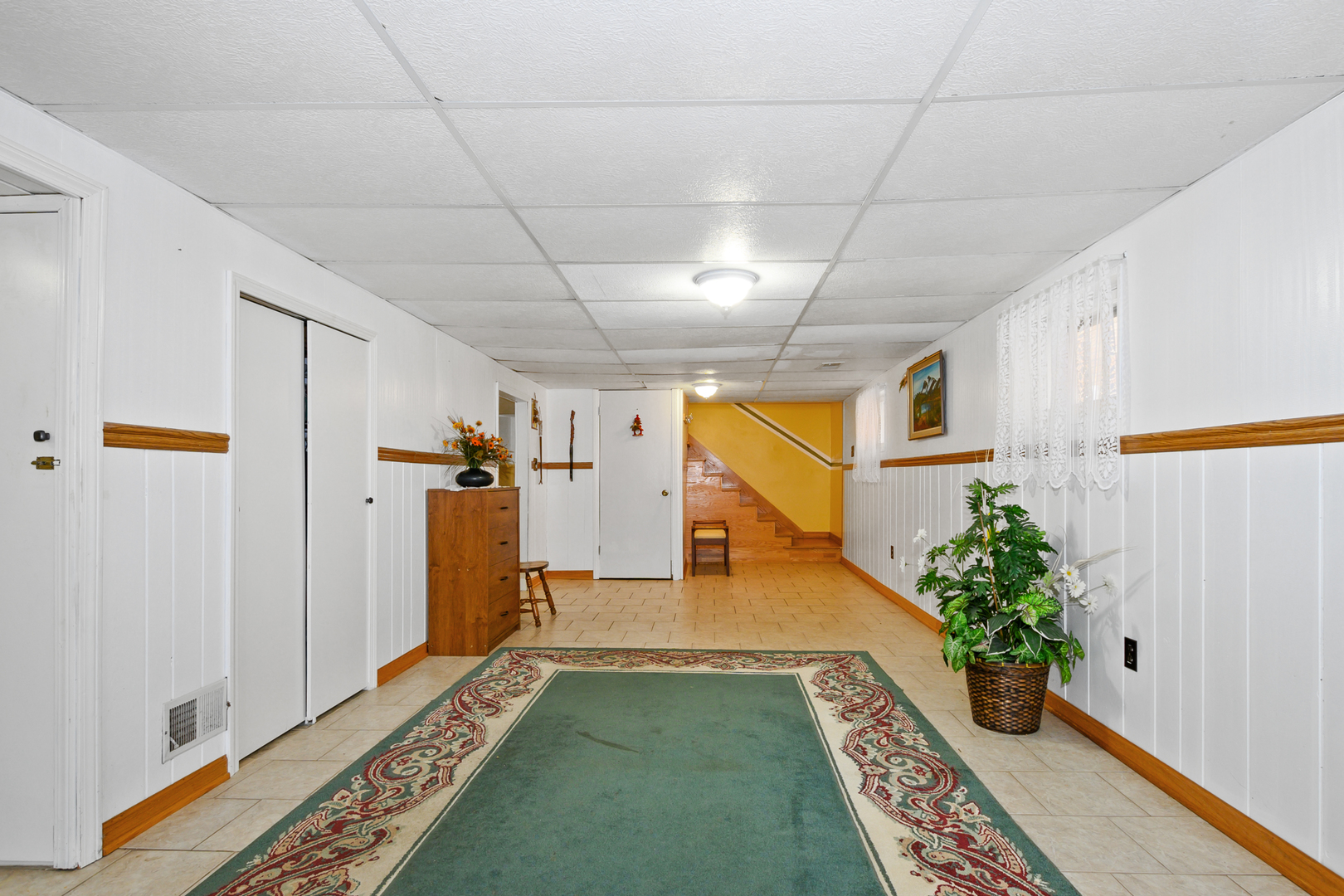 7740 Meade Avenue, Burbank, IL 60459