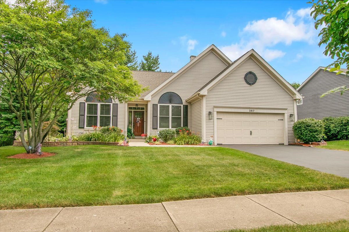 367 Wildwood Drive, North Aurora, IL 60542