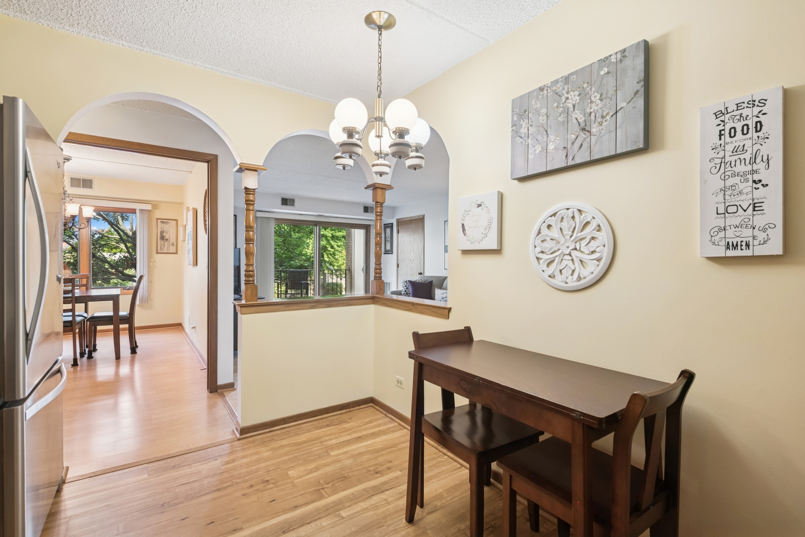 6455 W Belle Plaine Avenue #208, Chicago, IL 60634