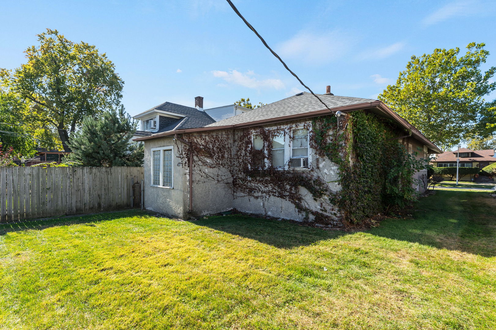 7617 S Crandon Avenue, Chicago, IL 60649