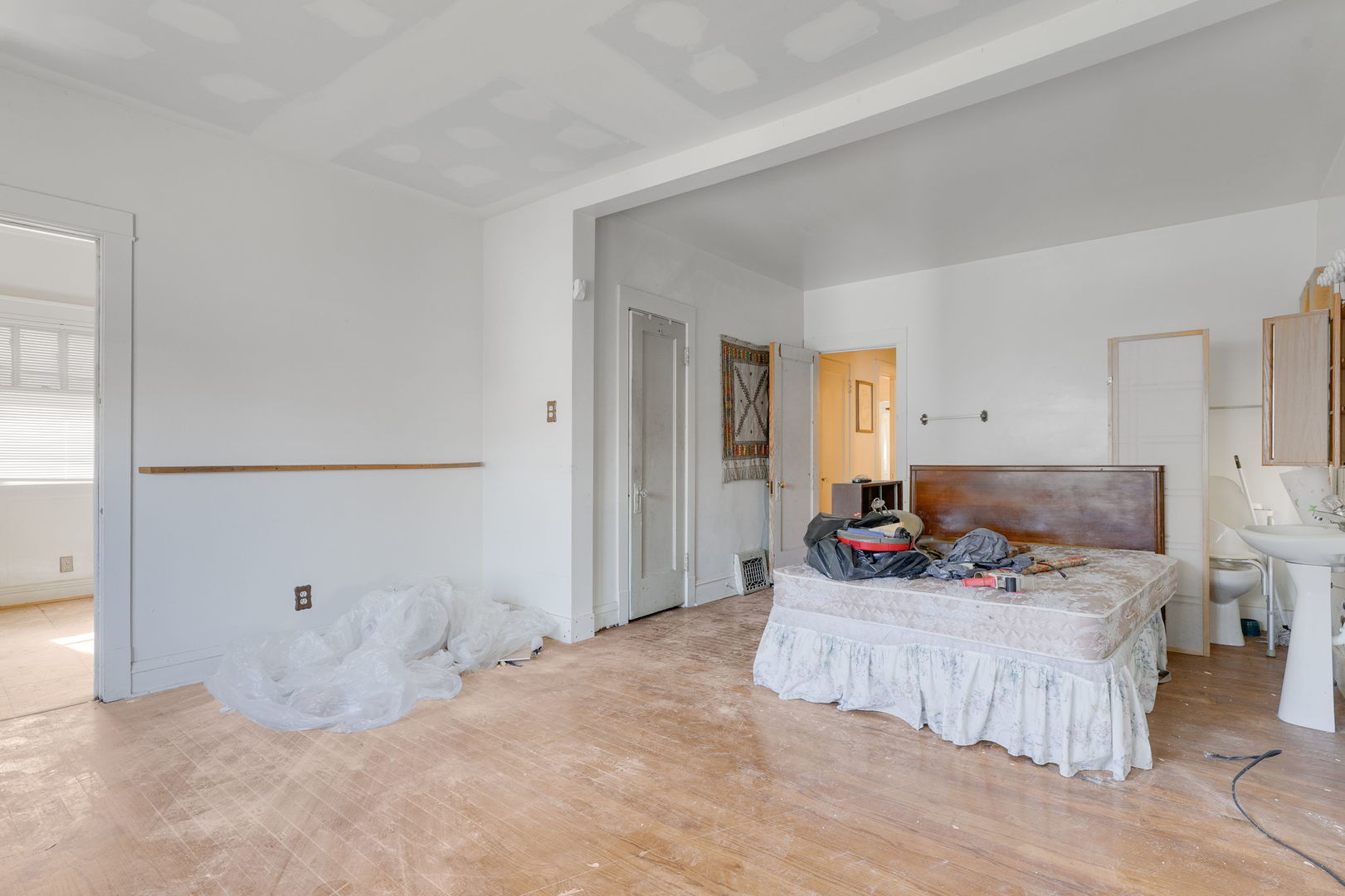 7617 S Crandon Avenue, Chicago, IL 60649