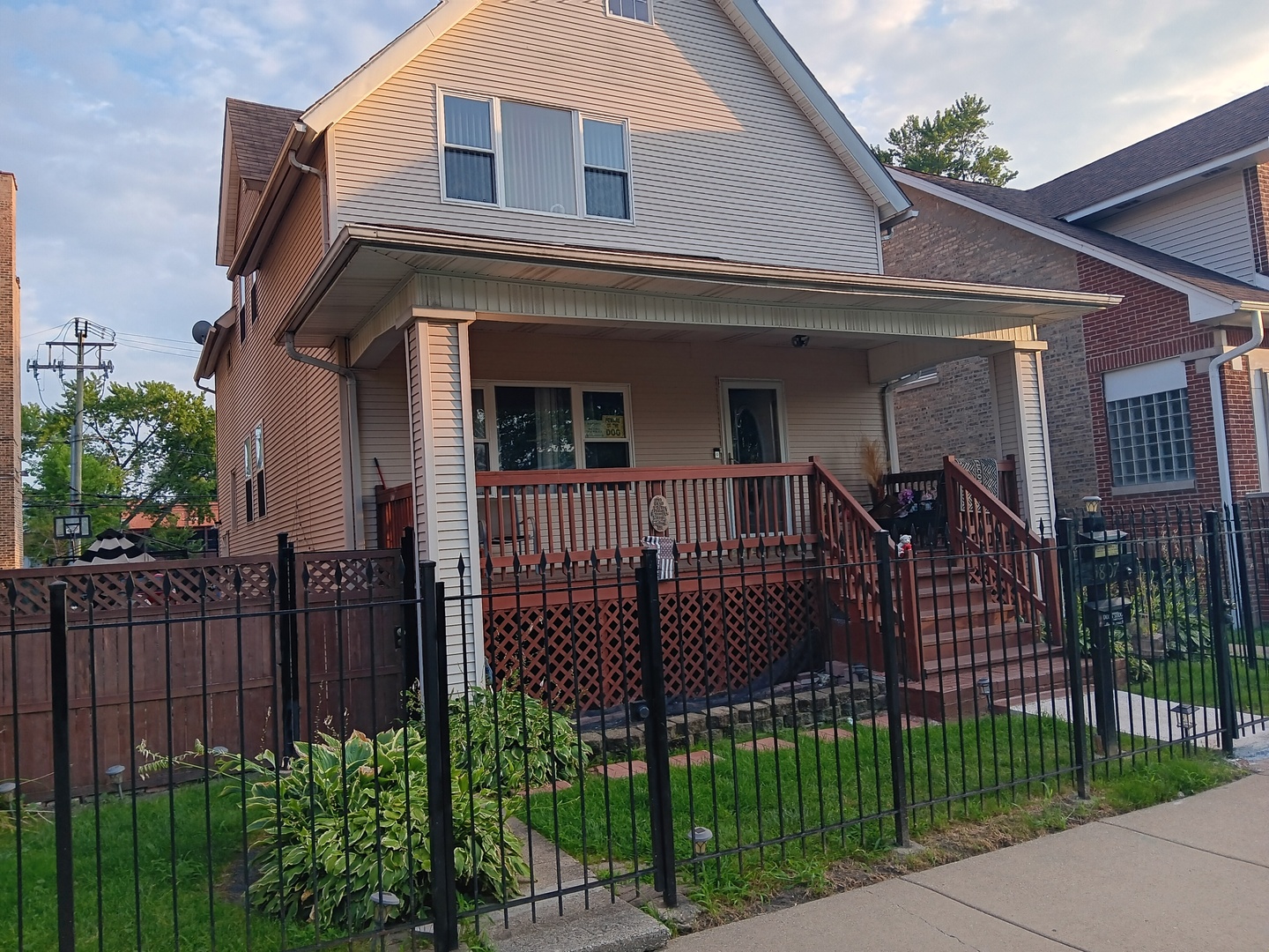 5807 W Walton Street, Chicago, IL 60651
