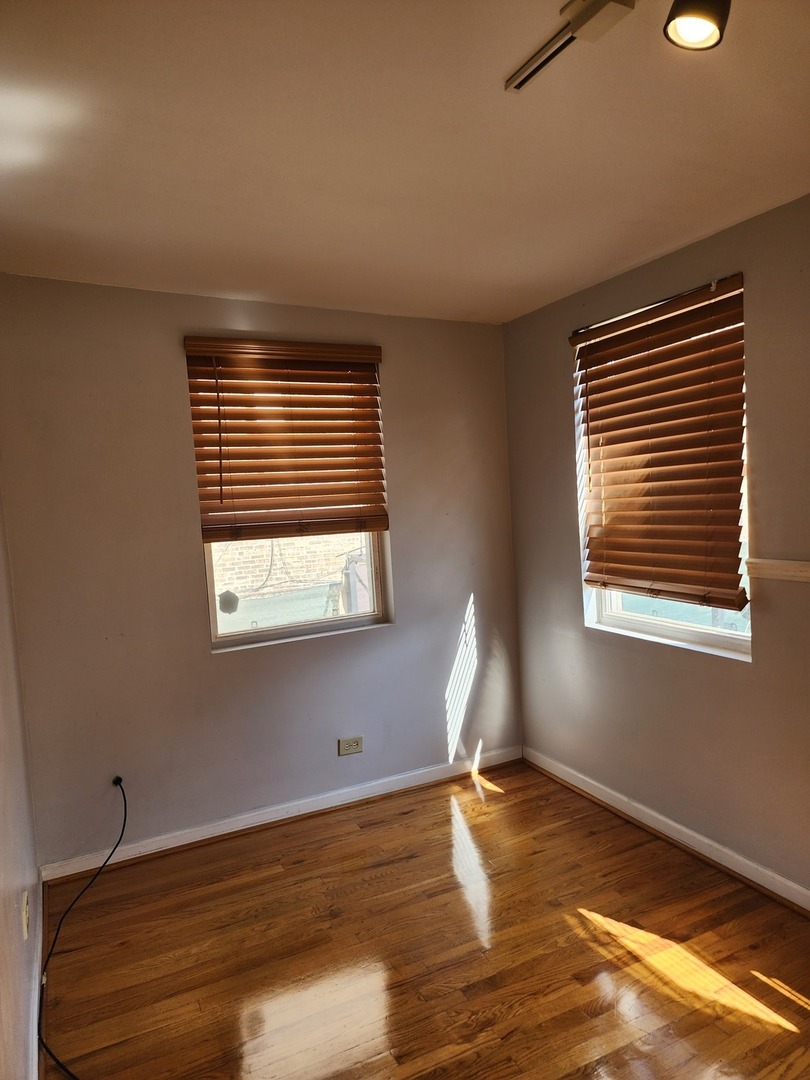 5807 W Walton Street, Chicago, IL 60651