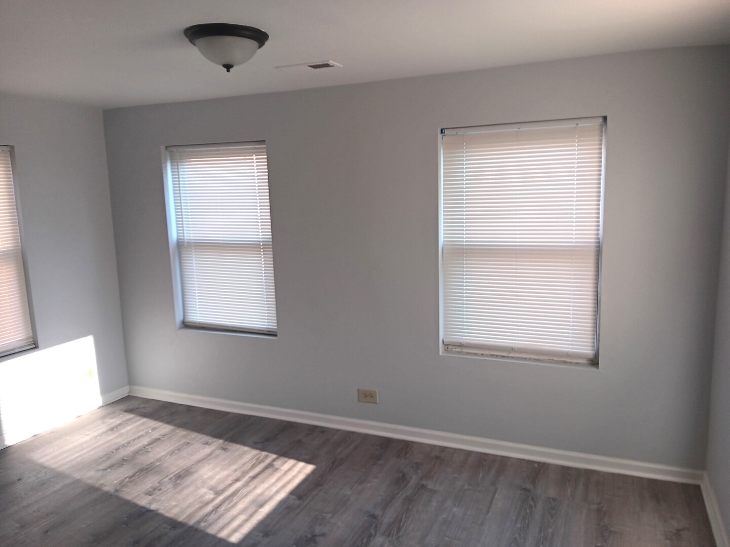 5807 W Walton Street, Chicago, IL 60651