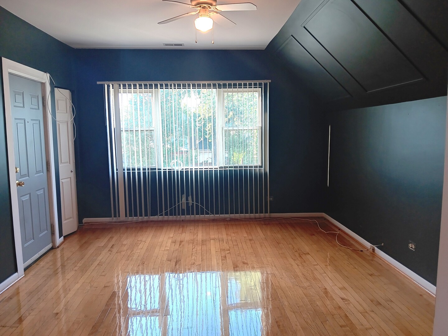 5807 W Walton Street, Chicago, IL 60651
