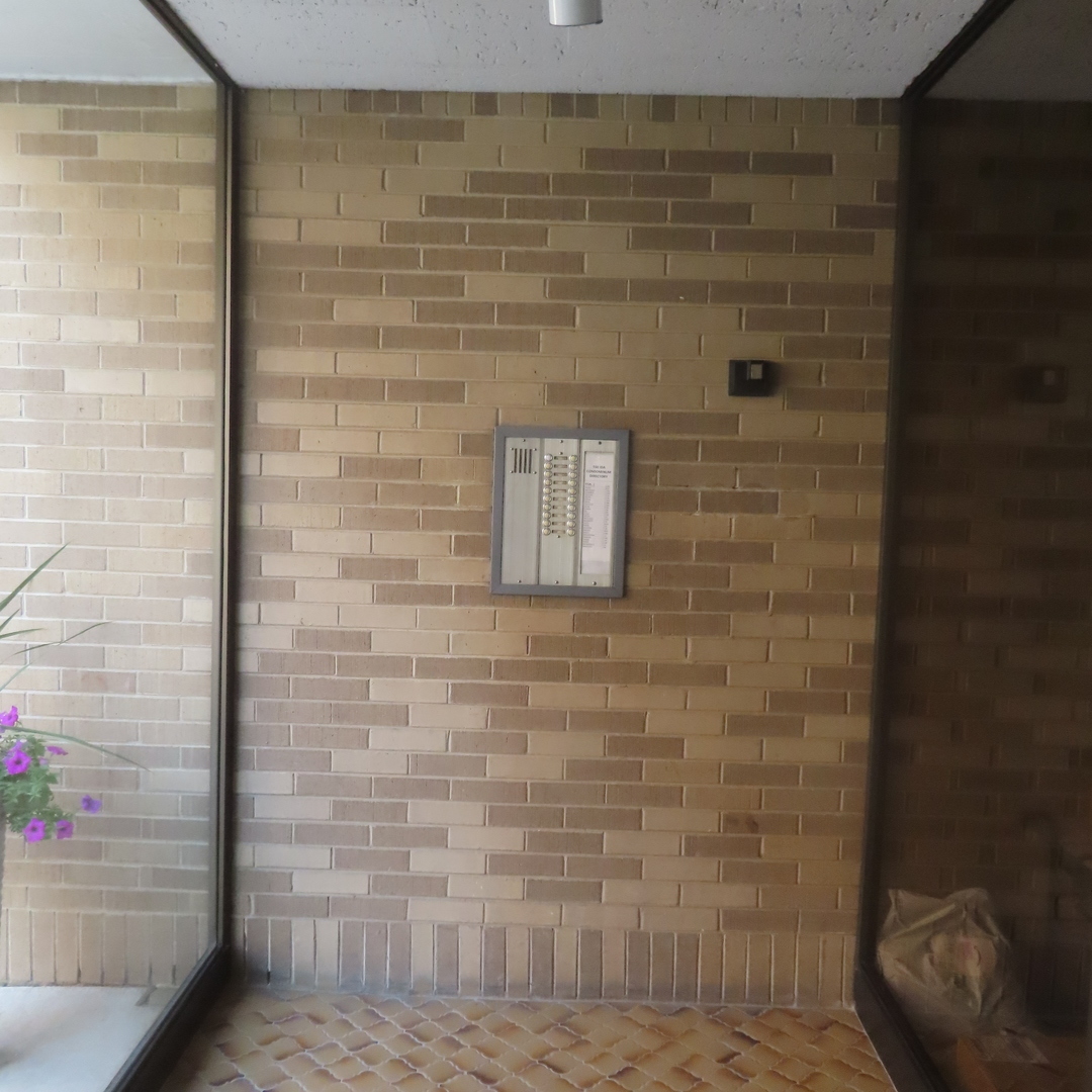 550 Ida Street #2NW, Des Plaines, IL 60016