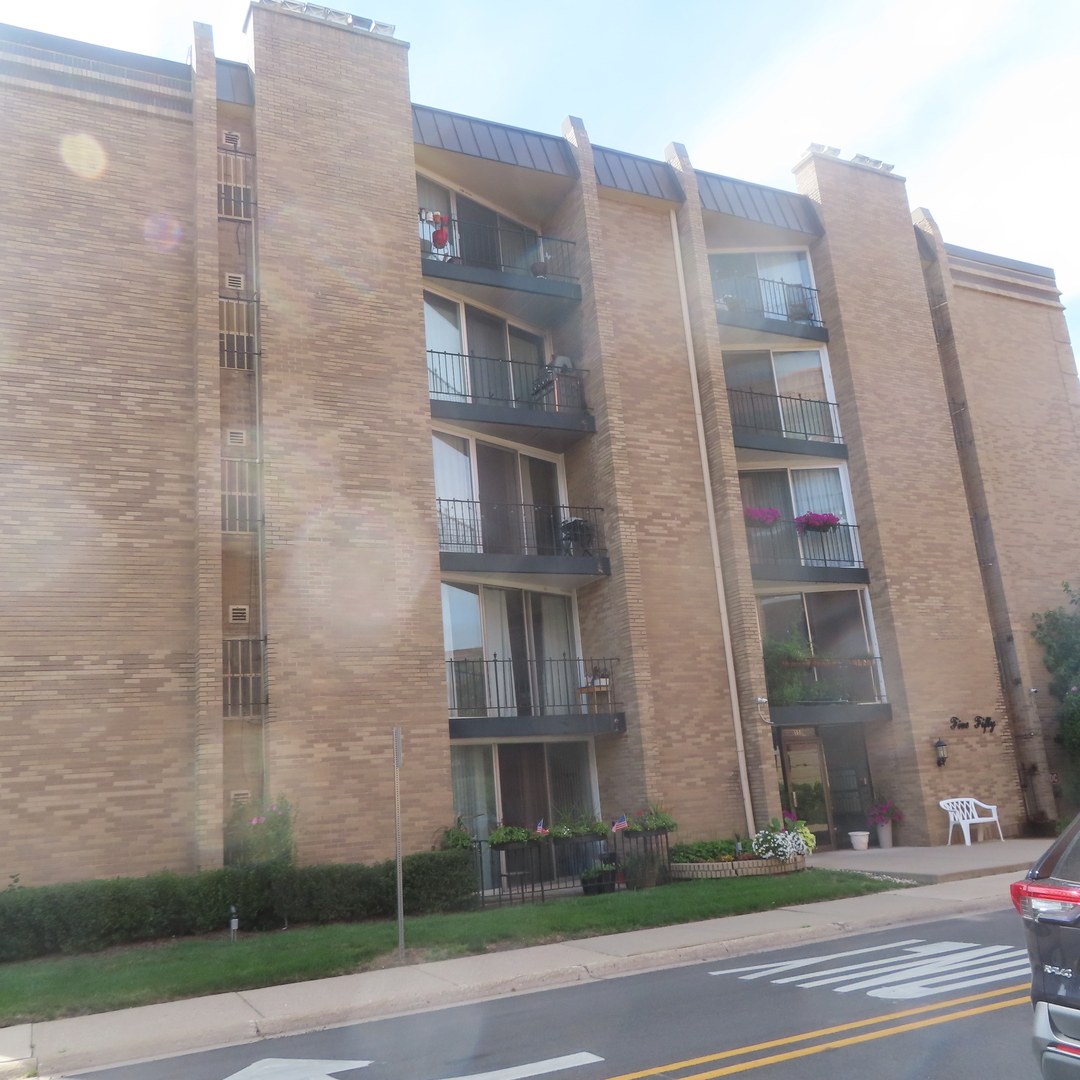 550 Ida Street #2NW, Des Plaines, IL 60016