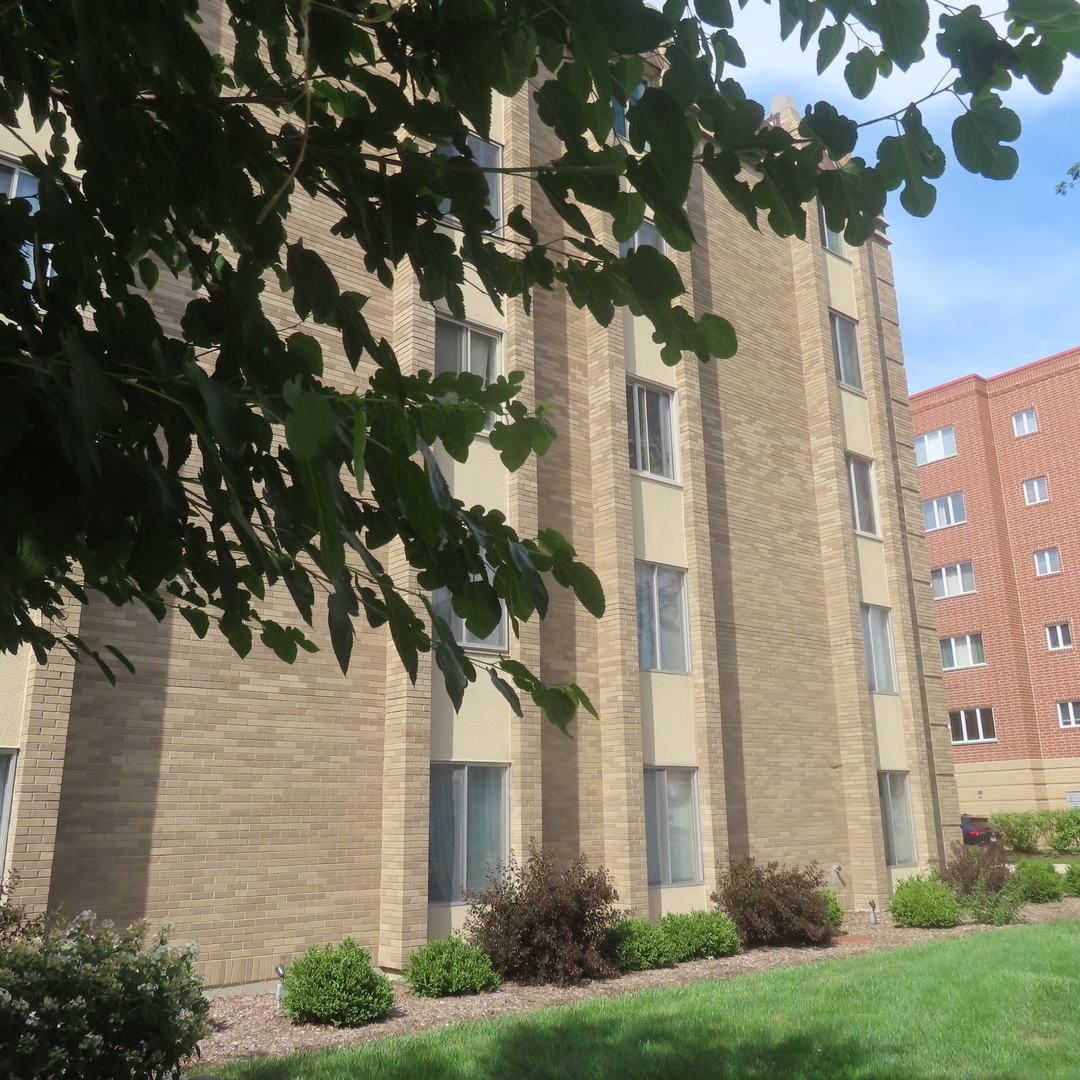 550 Ida Street #2NW, Des Plaines, IL 60016