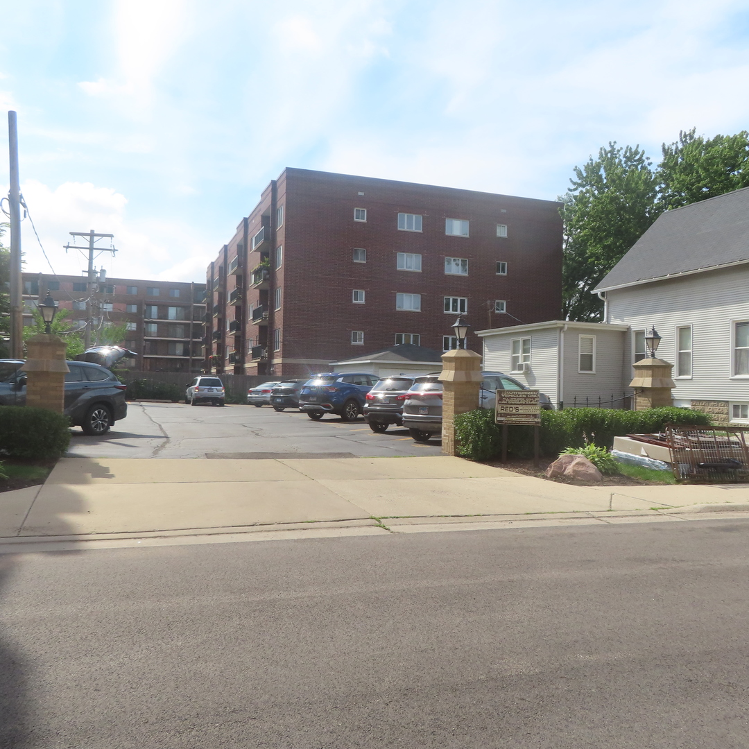 550 Ida Street #2NW, Des Plaines, IL 60016