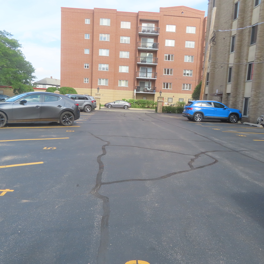 550 Ida Street #2NW, Des Plaines, IL 60016