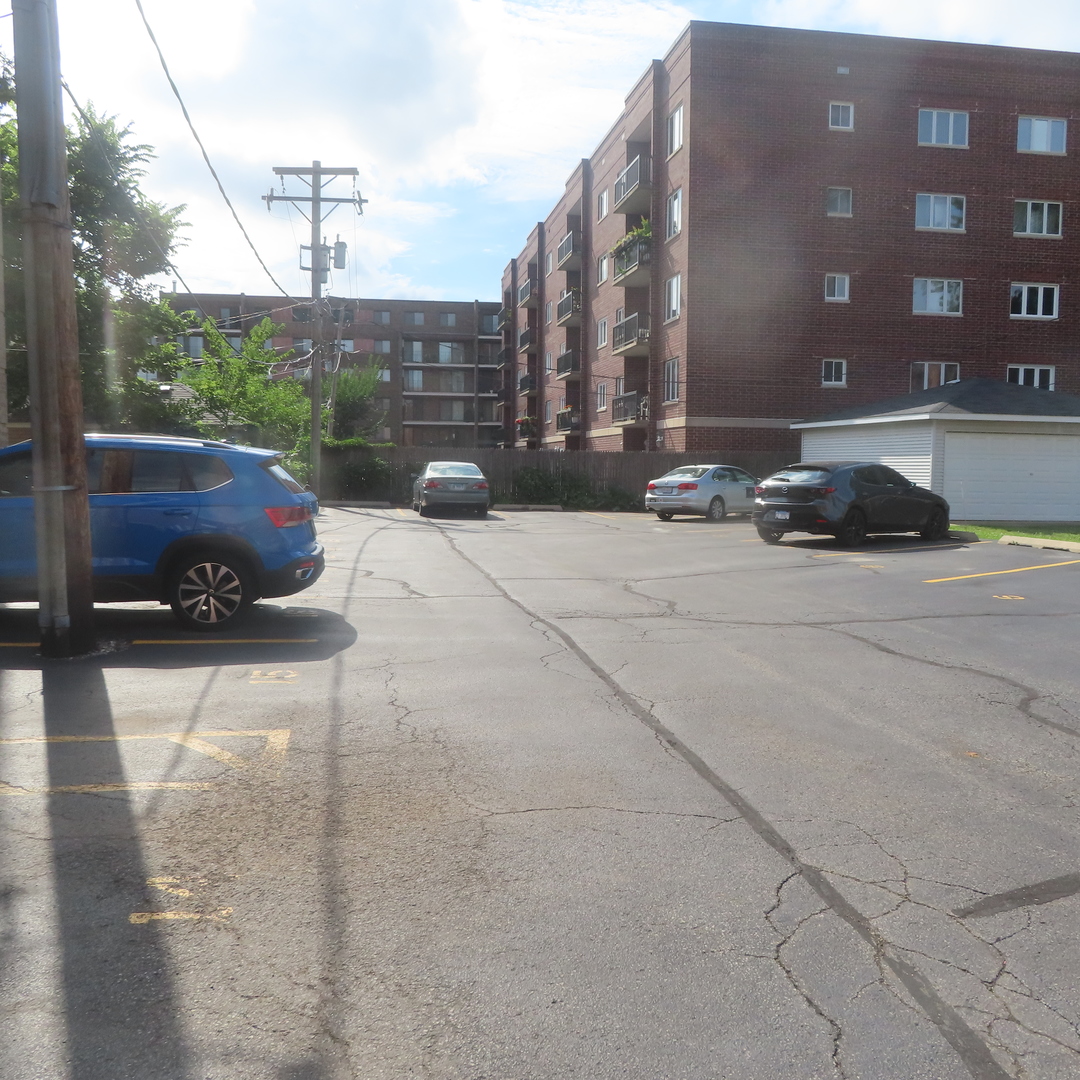550 Ida Street #2NW, Des Plaines, IL 60016