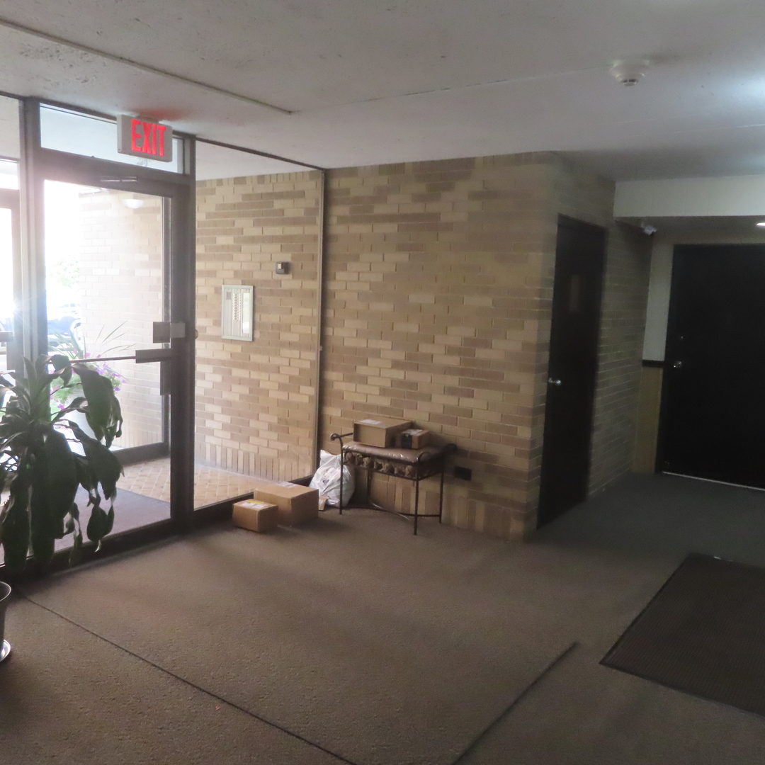 550 Ida Street #2NW, Des Plaines, IL 60016