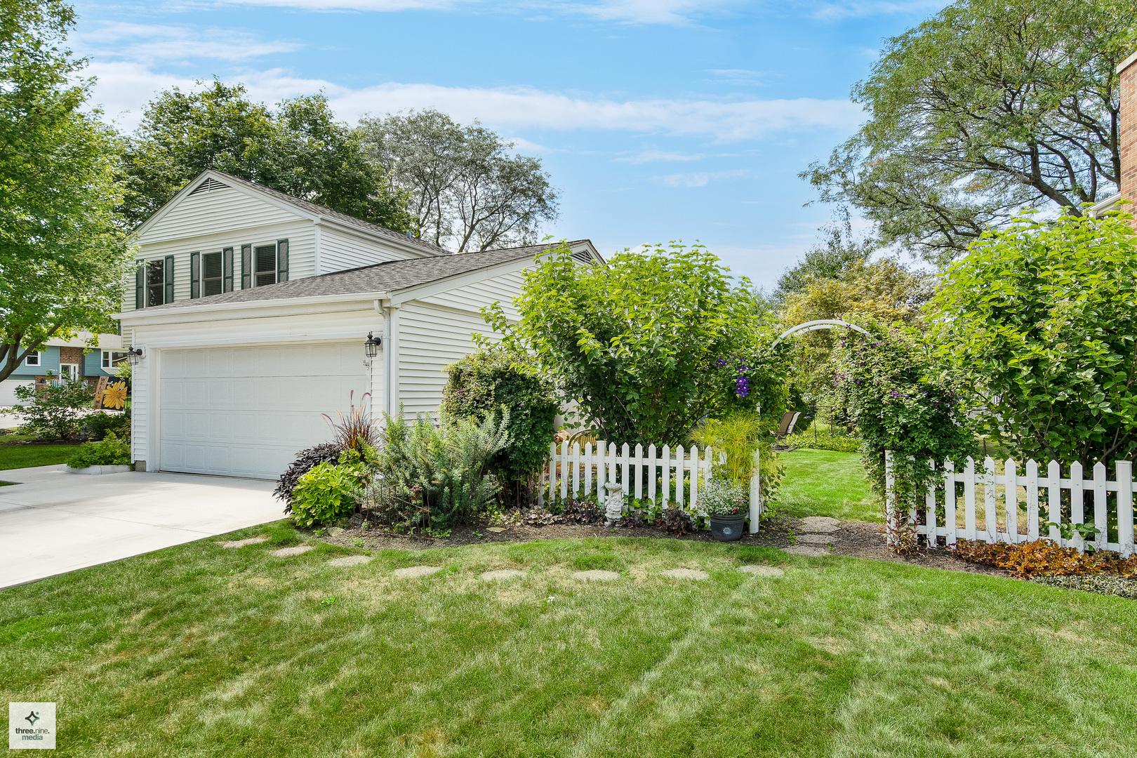 806 Ottawa Court, Carol Stream, IL 60188