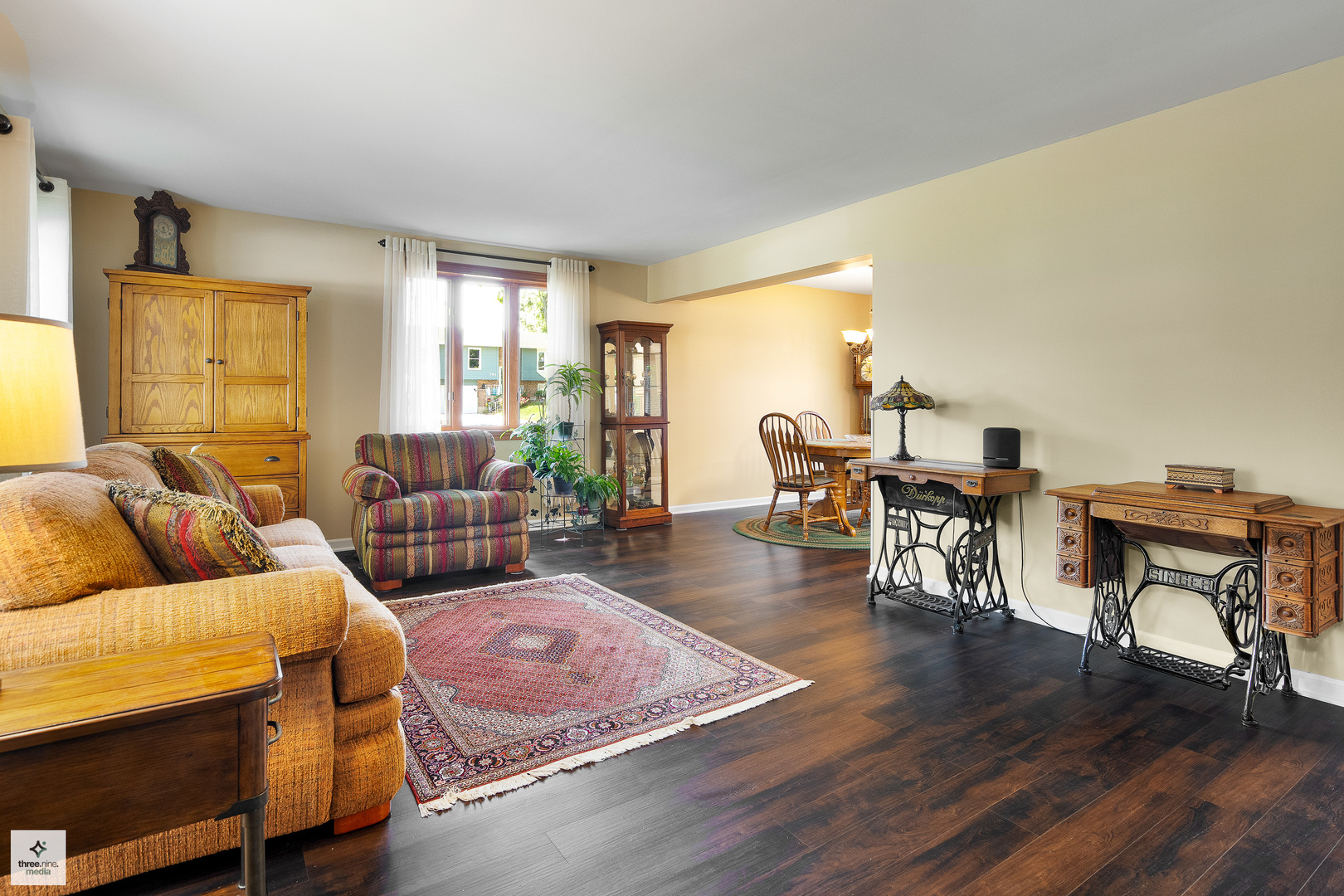 806 Ottawa Court, Carol Stream, IL 60188