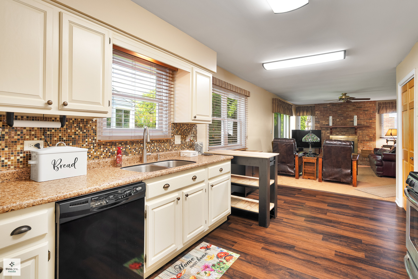 806 Ottawa Court, Carol Stream, IL 60188