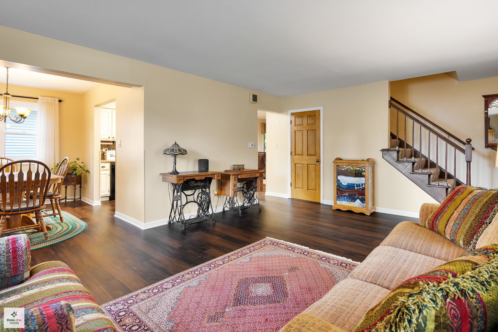 806 Ottawa Court, Carol Stream, IL 60188