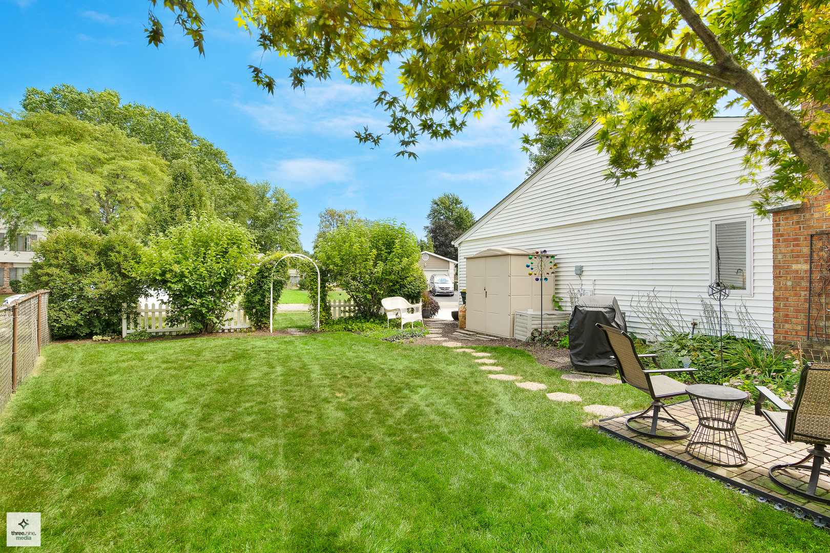 806 Ottawa Court, Carol Stream, IL 60188