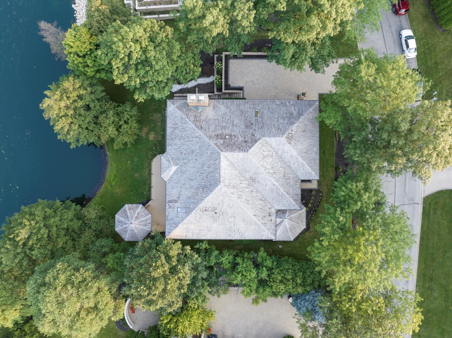 9427 Falling Waters Drive, Burr Ridge, IL 60527