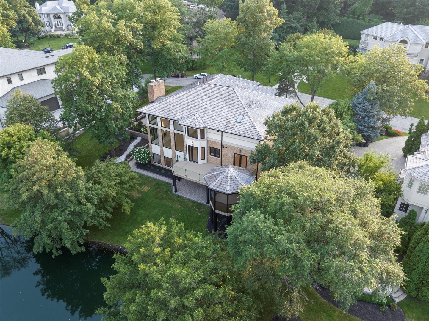 9427 Falling Waters Drive, Burr Ridge, IL 60527