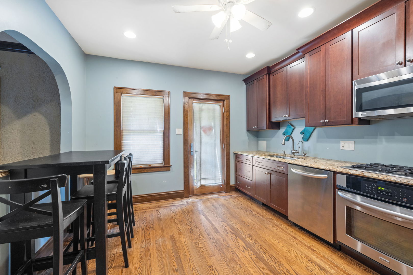 816 Sherwood Place, Joliet, IL 60435