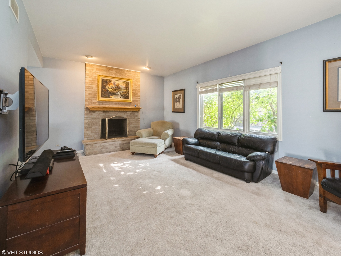 581 N Veterans Parkway, Addison, IL 60101