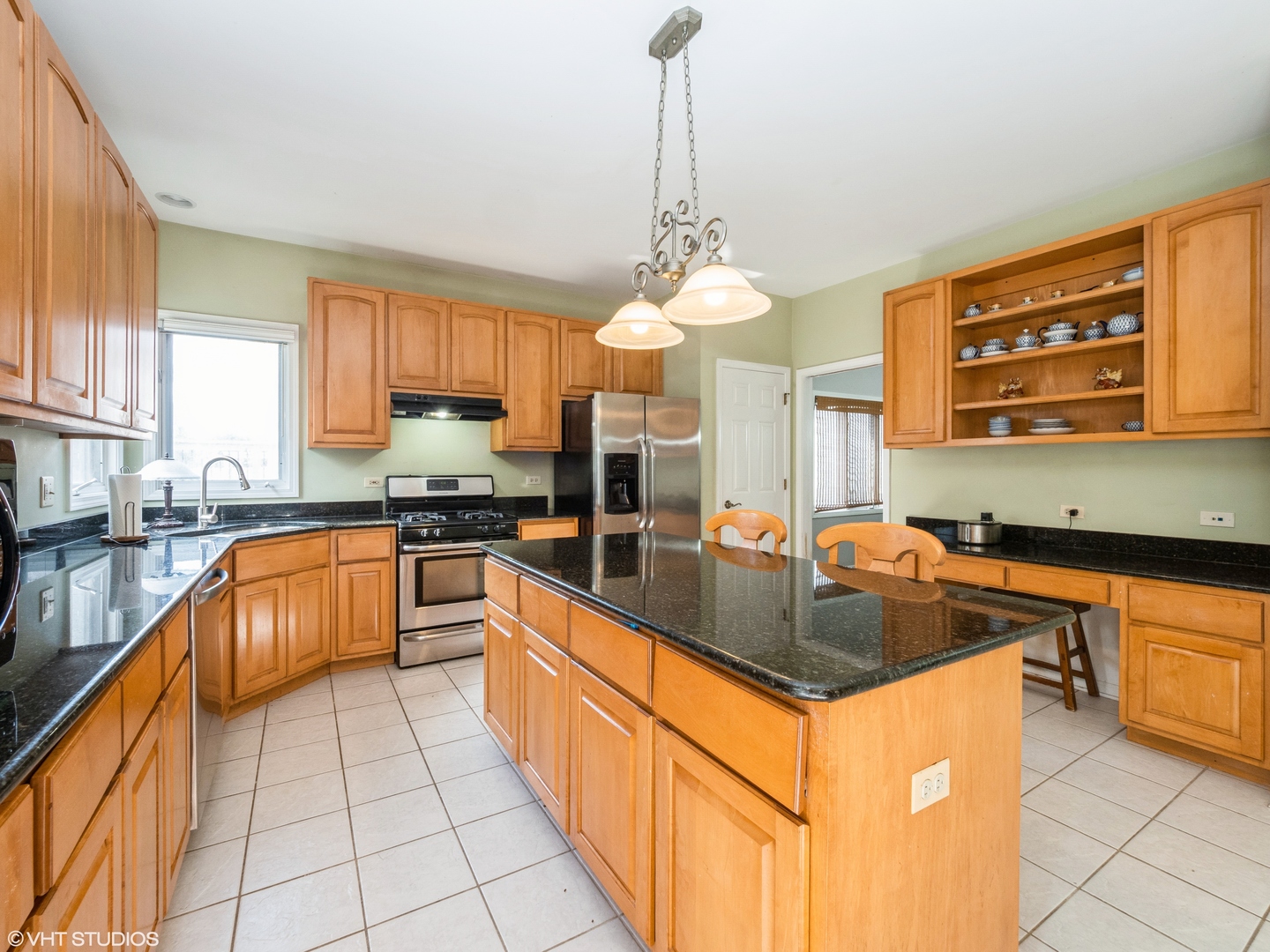 581 N Veterans Parkway, Addison, IL 60101