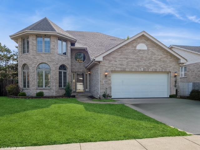 581 N Veterans Parkway, Addison, IL 60101