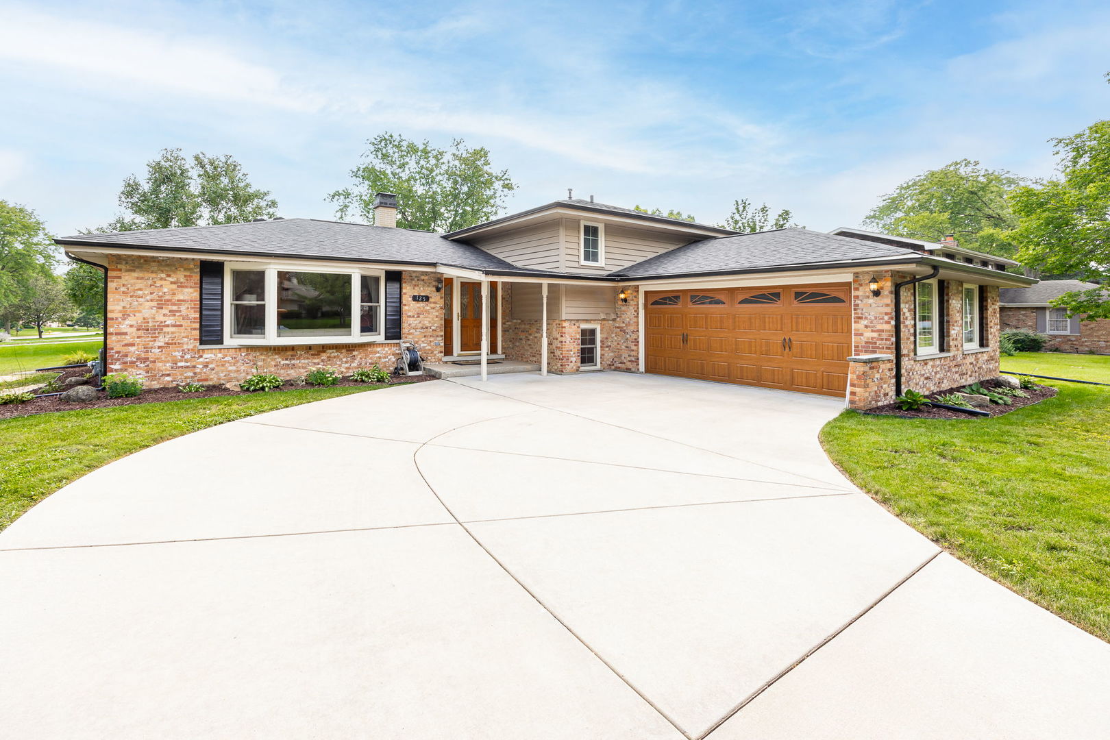 125 Sherwood Court, Downers Grove, IL 60516