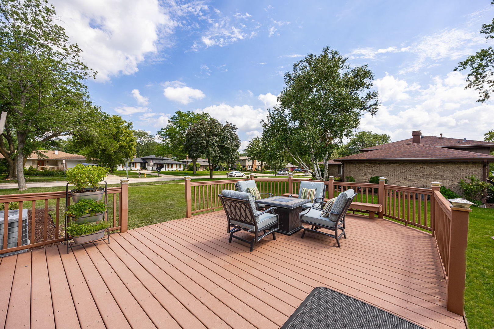 125 Sherwood Court, Downers Grove, IL 60516