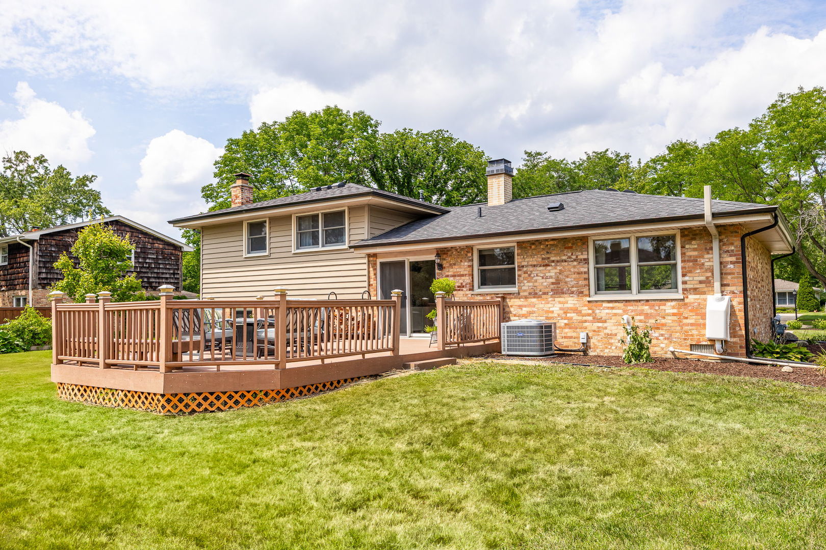 125 Sherwood Court, Downers Grove, IL 60516