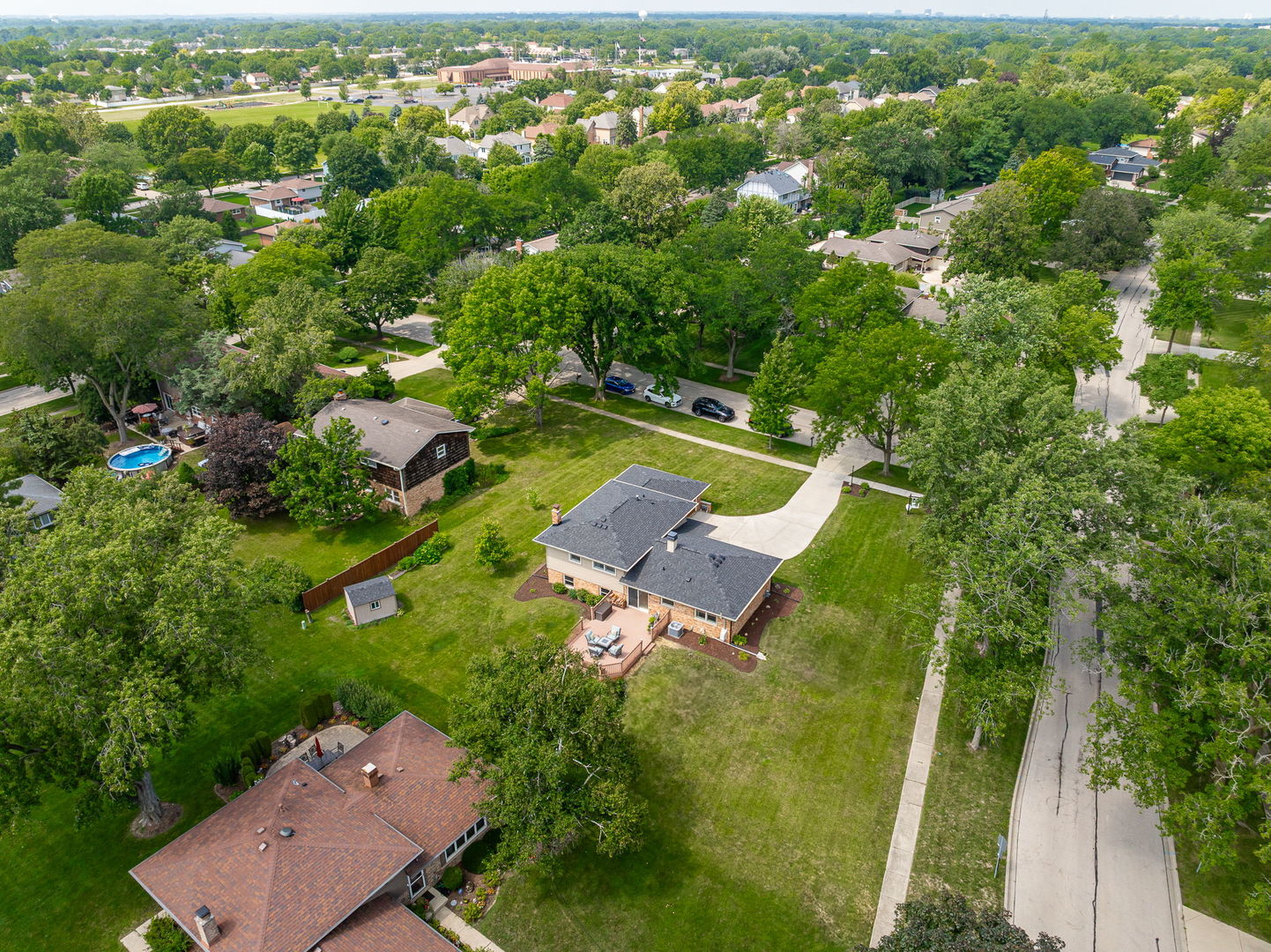 125 Sherwood Court, Downers Grove, IL 60516