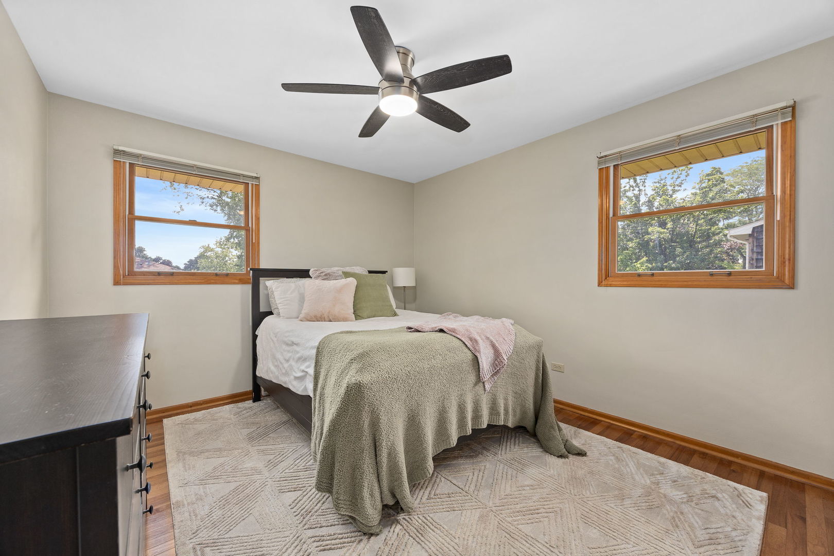 125 Sherwood Court, Downers Grove, IL 60516